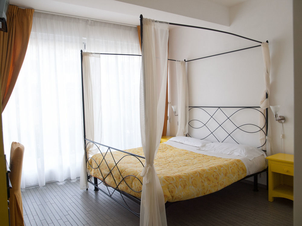 Casa Del Vento Bed & Breakfast Roccalumera Exterior photo