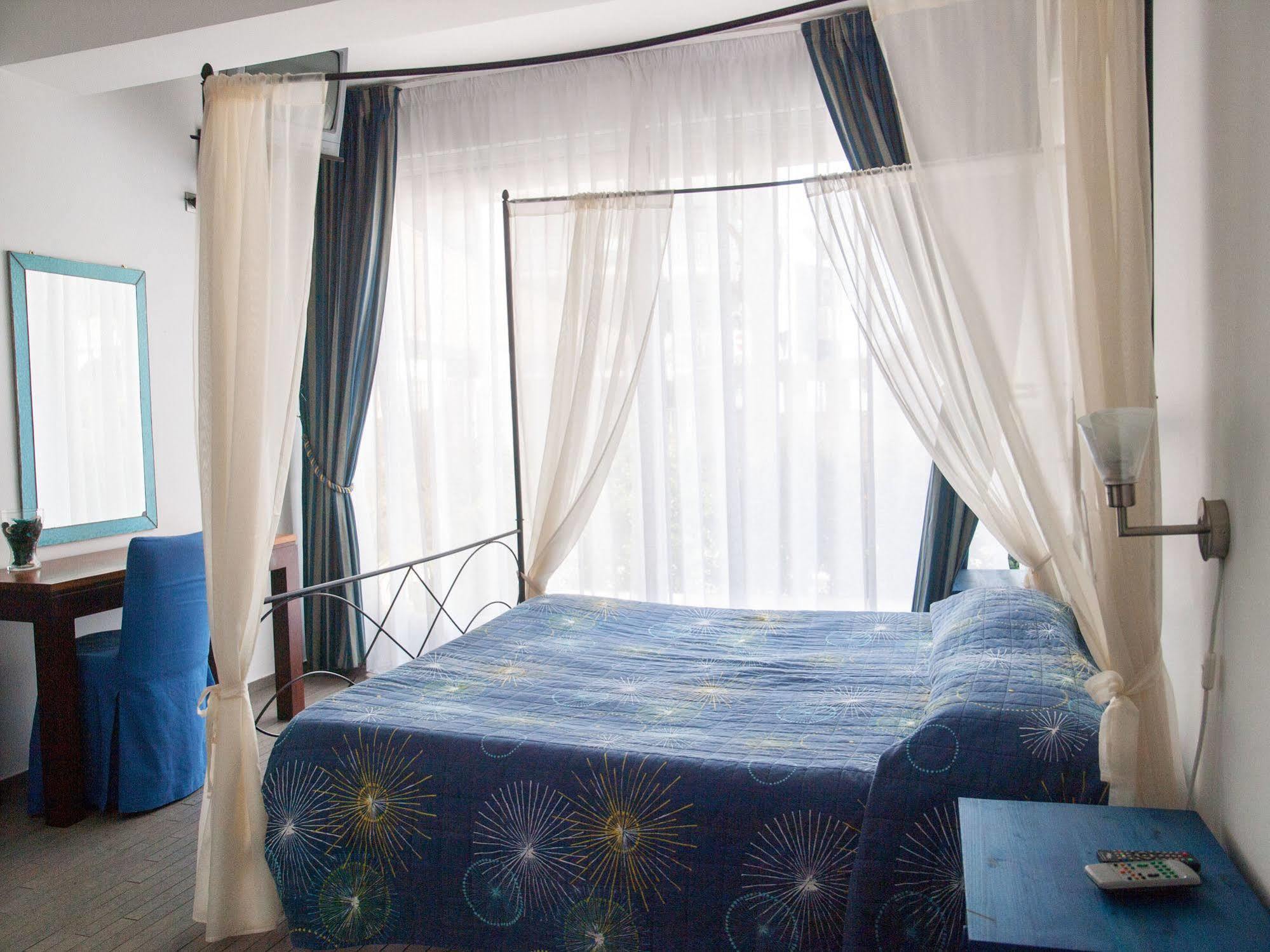 Casa Del Vento Bed & Breakfast Roccalumera Exterior photo