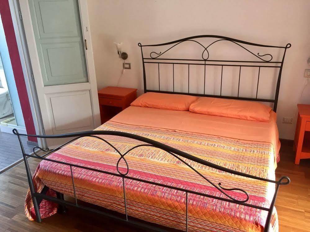 Casa Del Vento Bed & Breakfast Roccalumera Exterior photo