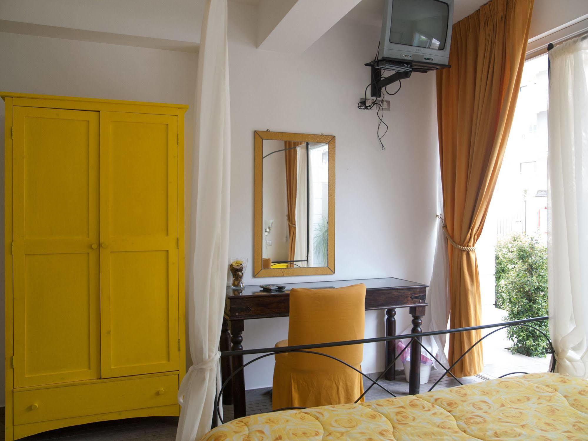Casa Del Vento Bed & Breakfast Roccalumera Exterior photo